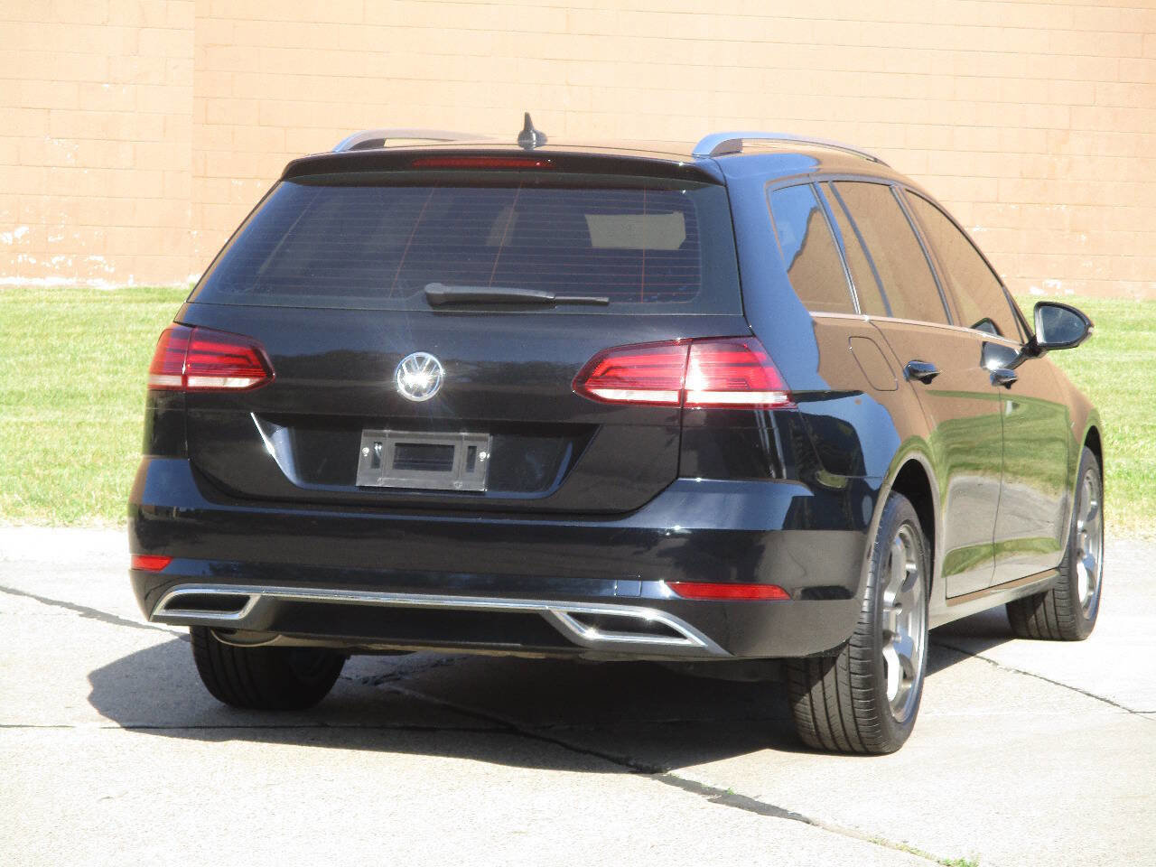 Used 2018 Volkswagen Golf SEL FWD image 43