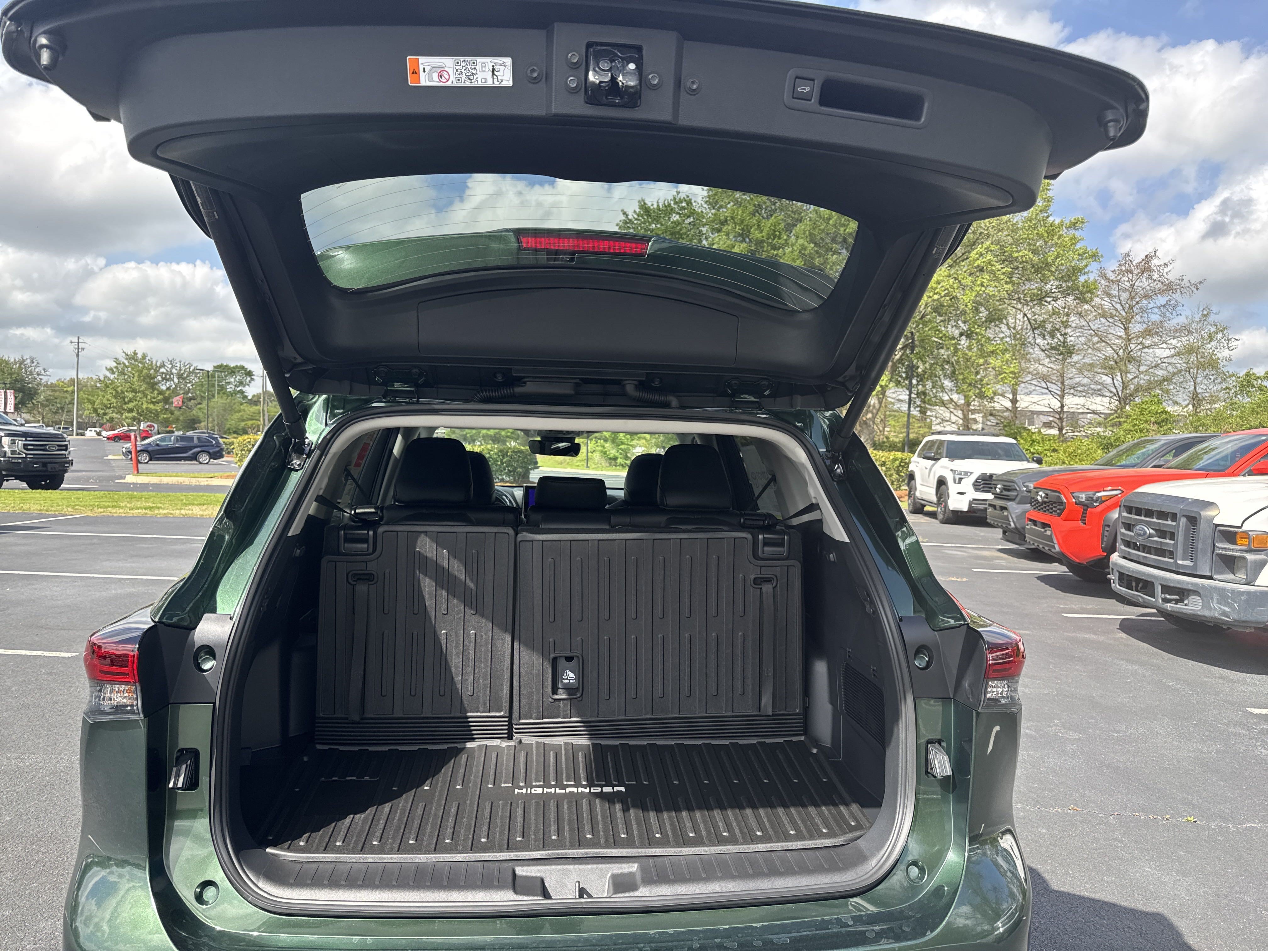 New 2025 Toyota Highlander XLE AWD/4WD image 40