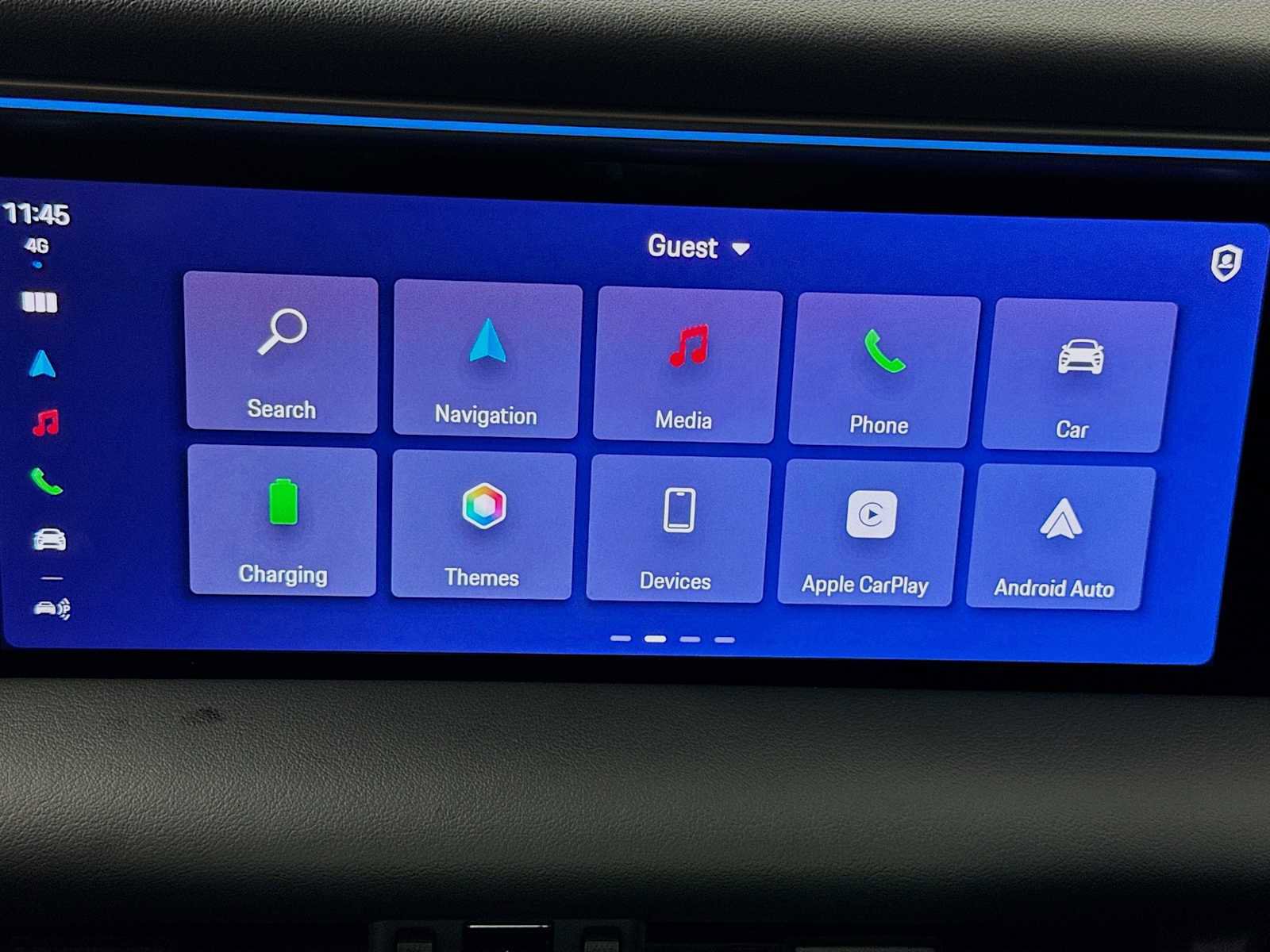 Certified 2025 Porsche Macan Electric image 17