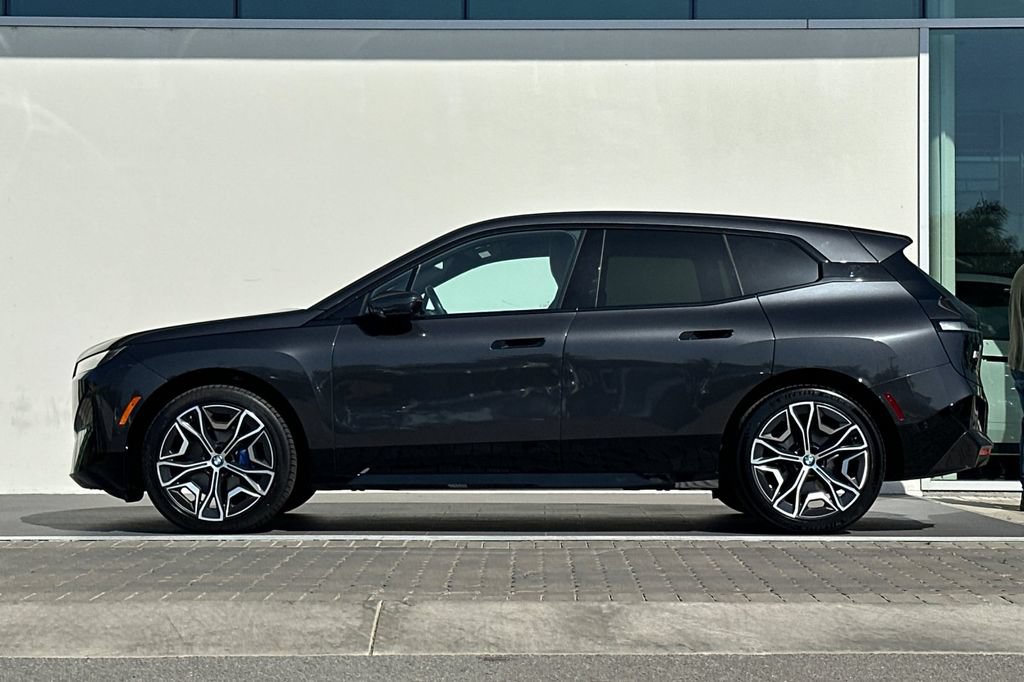 Used 2024 BMW iX xDrive50 w/ Sport Package AWD/4WD image 6