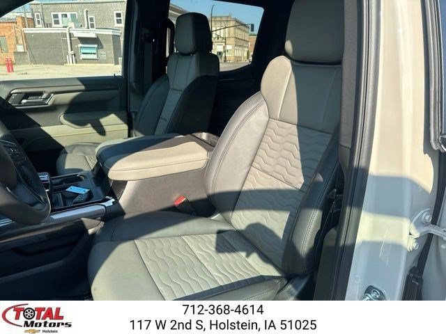 New 2026 Chevrolet Silverado 1500 ZR2 w/ Dark Appearance Package AWD/4WD image 14