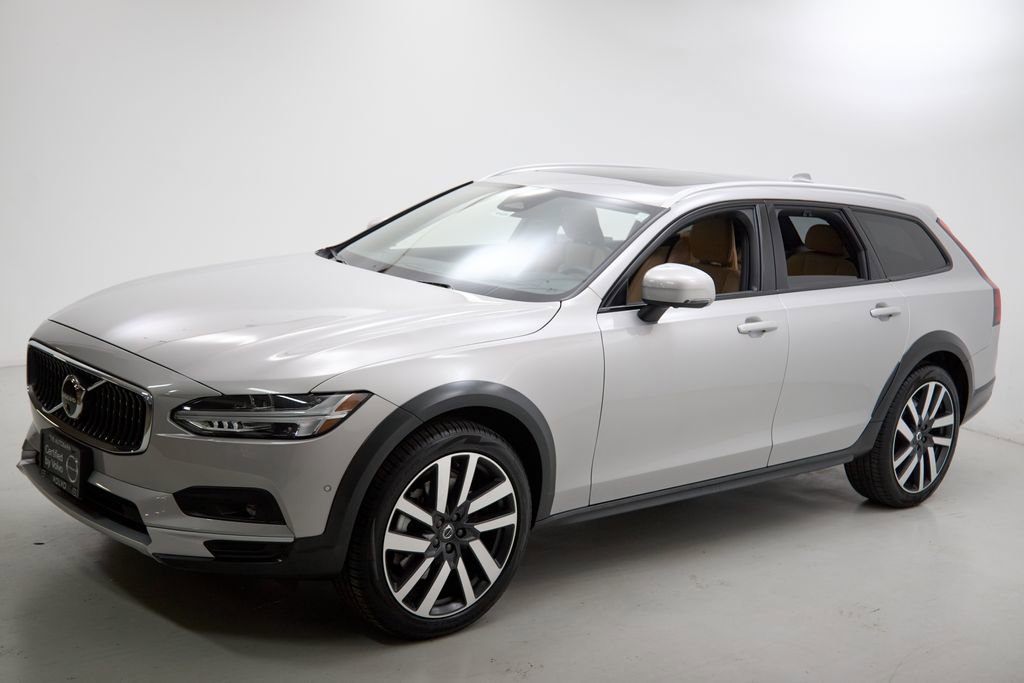 Certified 2025 Volvo V90 B6 Cross Country Ultra AWD/4WD image 6