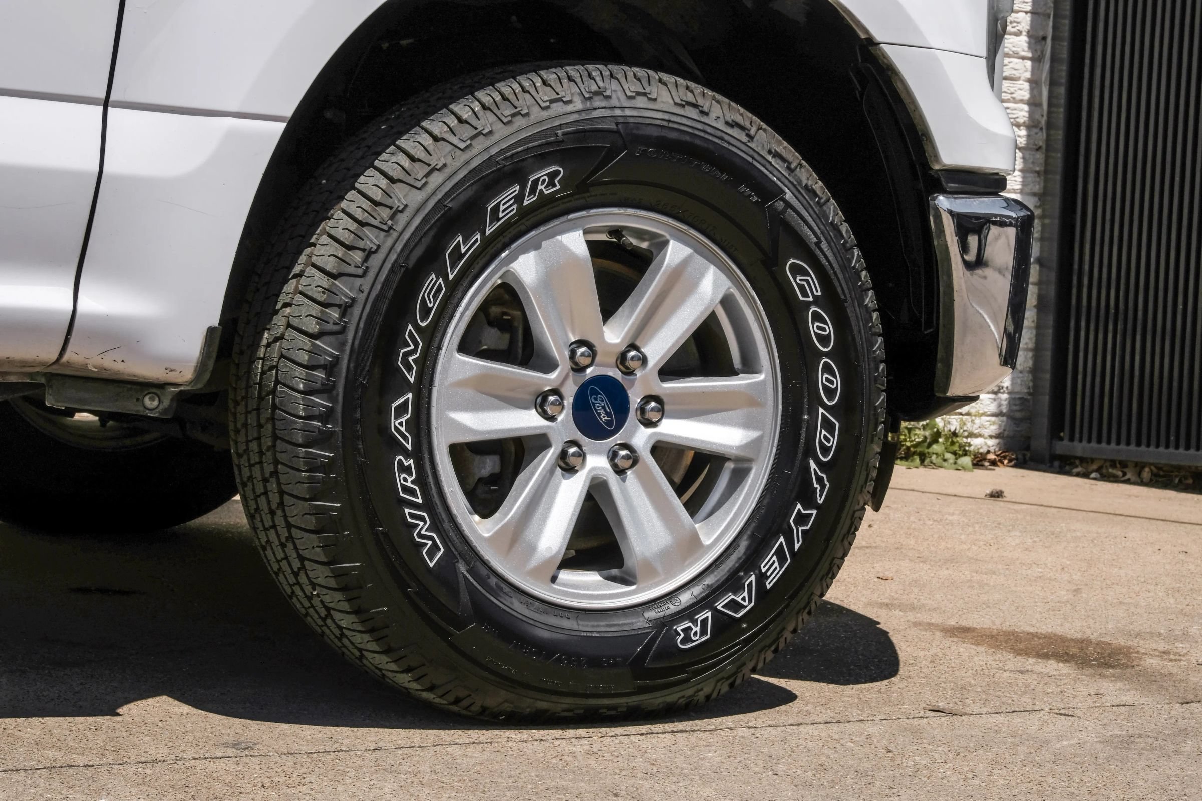 Used 2015 Ford F150 XLT AWD/4WD image 43