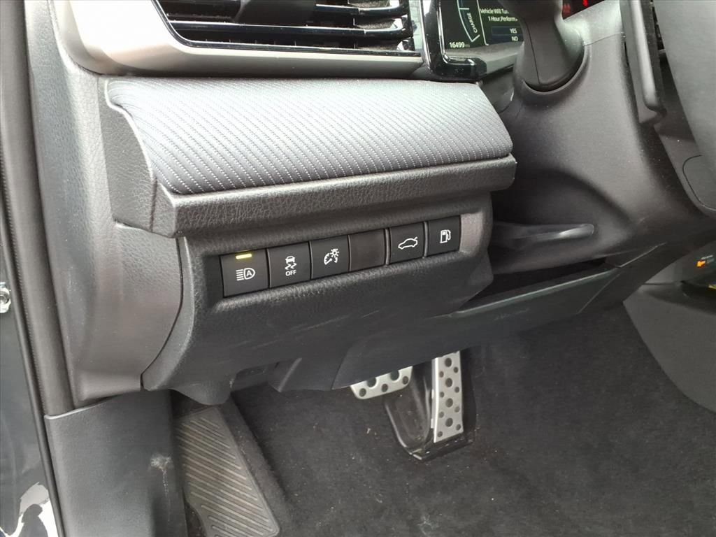 Used 2025 Toyota Camry SE image 16