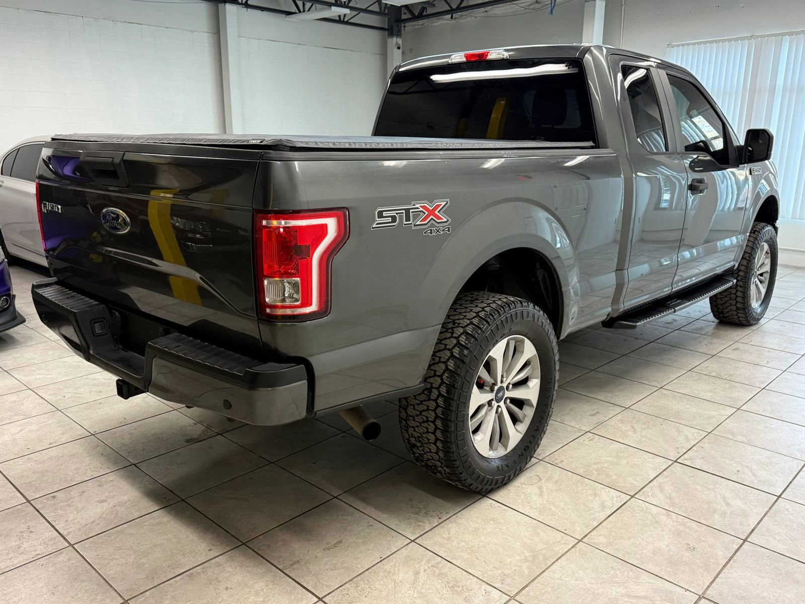 Used 2017 Ford F150 XL w/ Equipment Group 101A Mid image 9