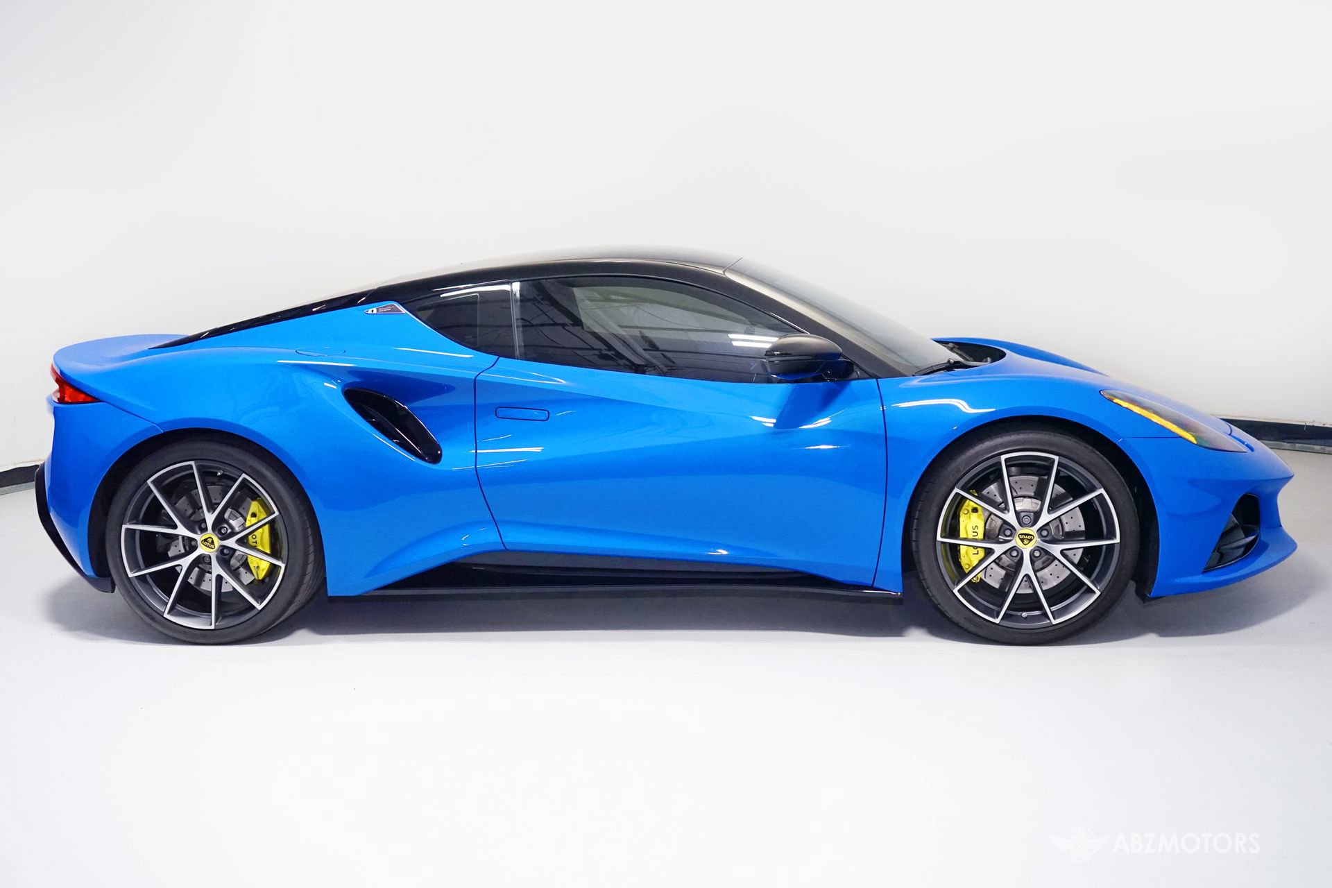 Used 2024 Lotus Emira First Edition image 4