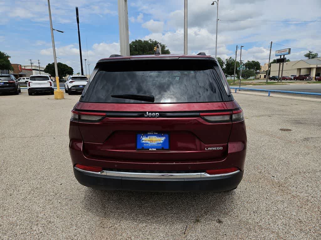 Used 2024 Jeep Grand Cherokee Laredo RWD image 7