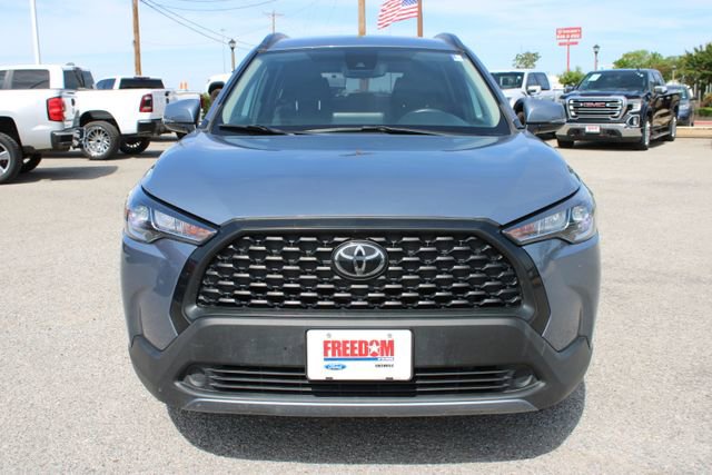 Used 2022 Toyota Corolla Cross LE FWD image 2