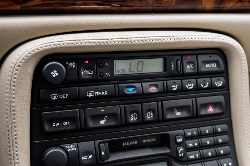 Used 2006 Jaguar XK8 Convertible RWD image 33