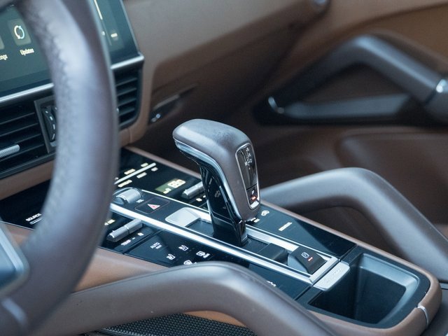 Certified 2023 Porsche Cayenne S Platinum image 27