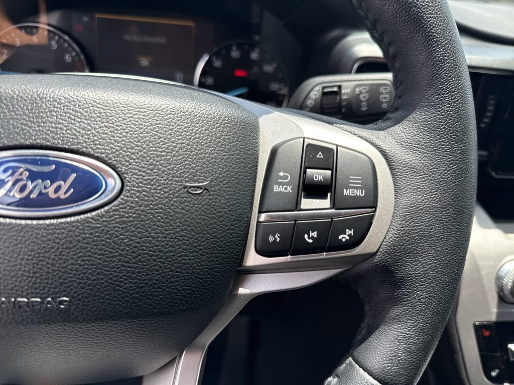 Used 2024 Ford Explorer XLT w/ Equipment Group 202A AWD/4WD image 27