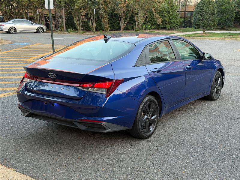 Used 2023 Hyundai Elantra SEL FWD image 9