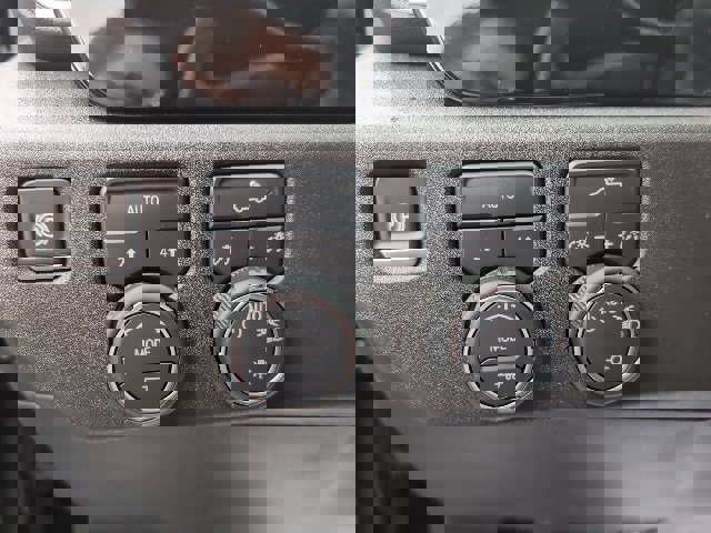 Used 2025 Chevrolet Silverado 1500 LT image 23