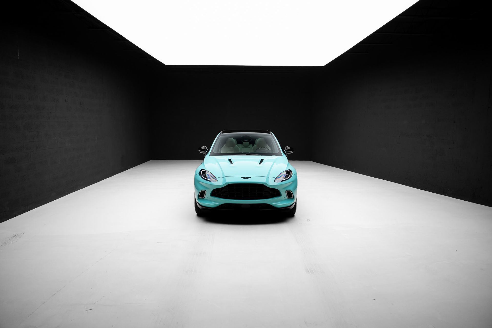 Used 2023 Aston Martin DBX AWD/4WD image 72