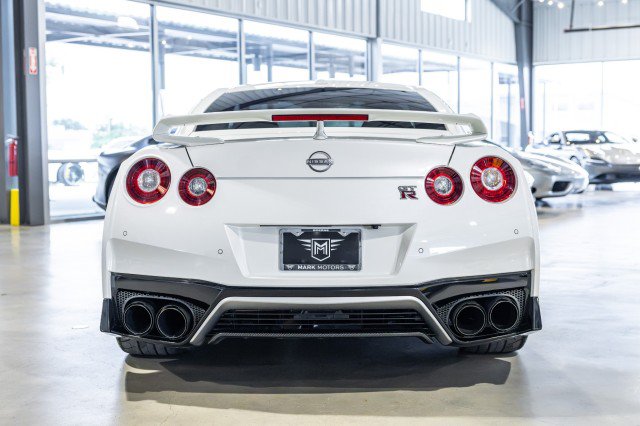 Used 2023 Nissan GT-R Premium w/ Premium Interior Package AWD/4WD image 5