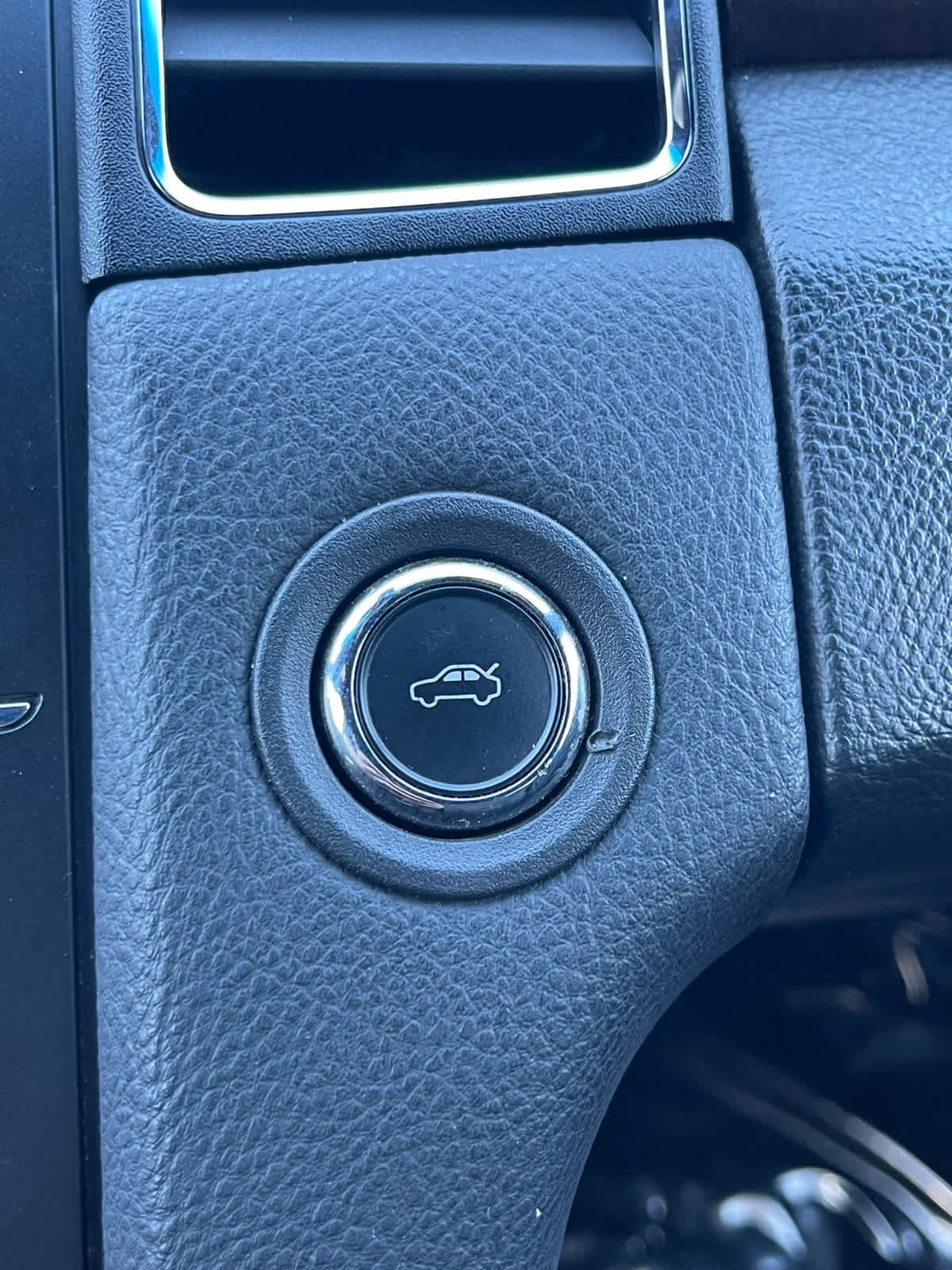 Used 2015 Ford Taurus Limited FWD image 18