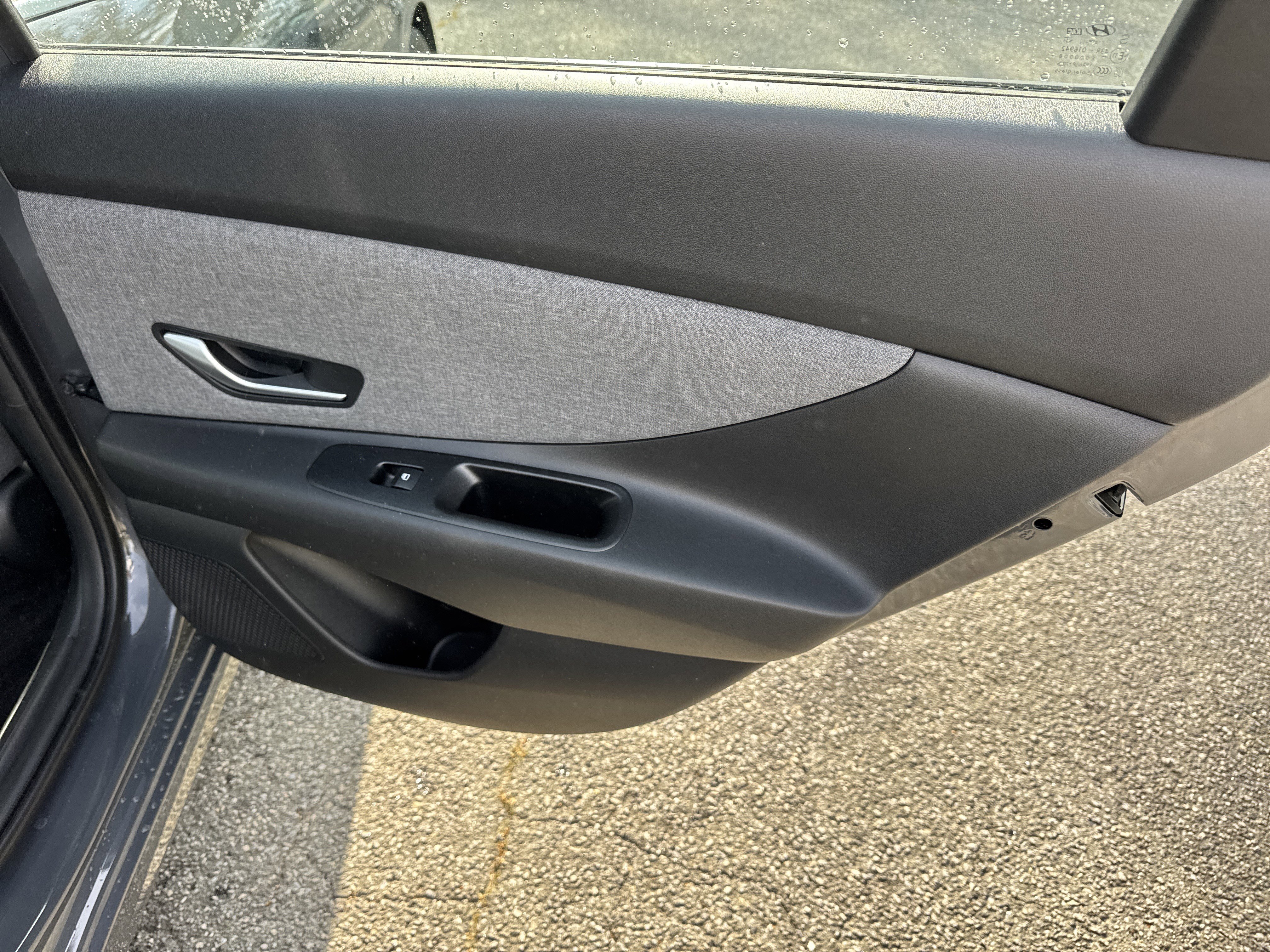 Used 2023 Hyundai Elantra Limited image 16