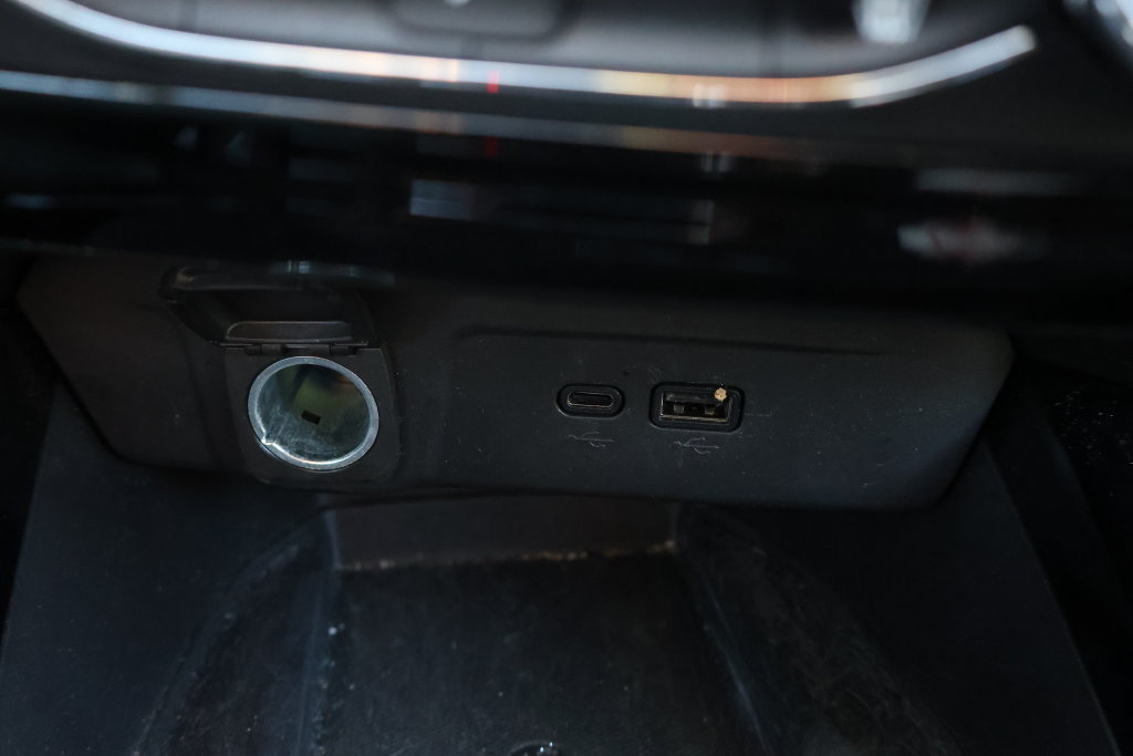 Used 2024 Chevrolet Trax ACTIV w/ Sunroof Package FWD image 29