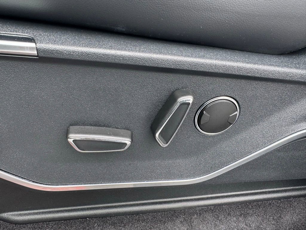 Used 2025 Ford F150 Raptor image 22