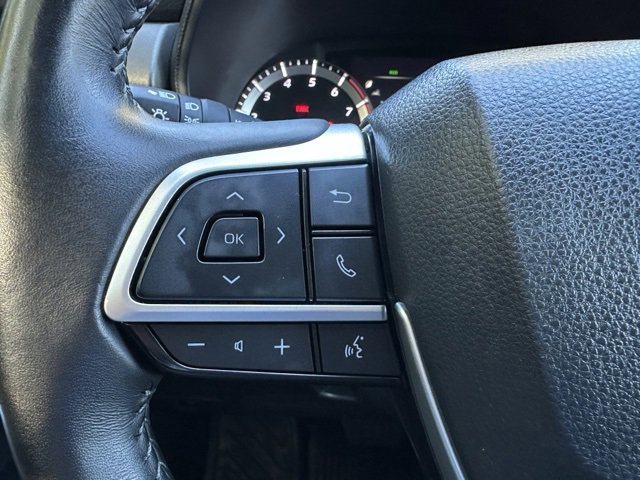 Used 2024 Toyota Highlander LE image 14