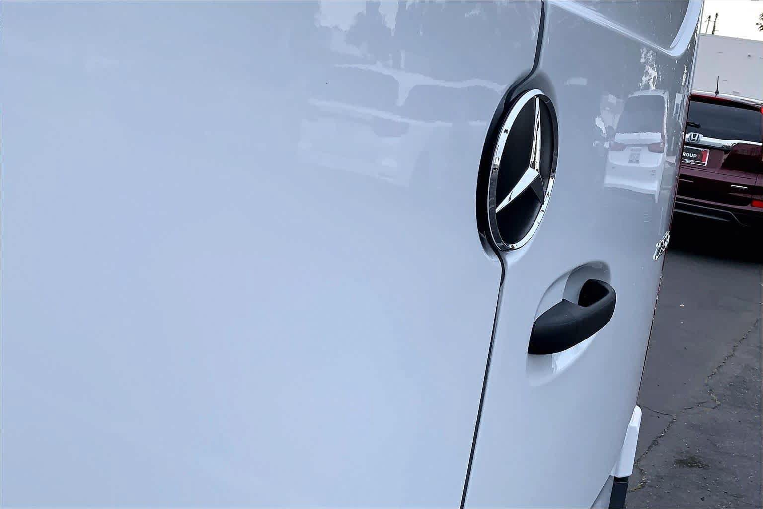 Used 2025 Mercedes-Benz Sprinter 2500 image 28
