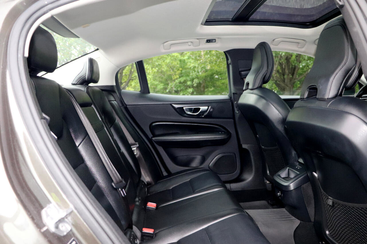 Used 2019 Volvo S60 T6 Momentum w/ Premium Package image 29