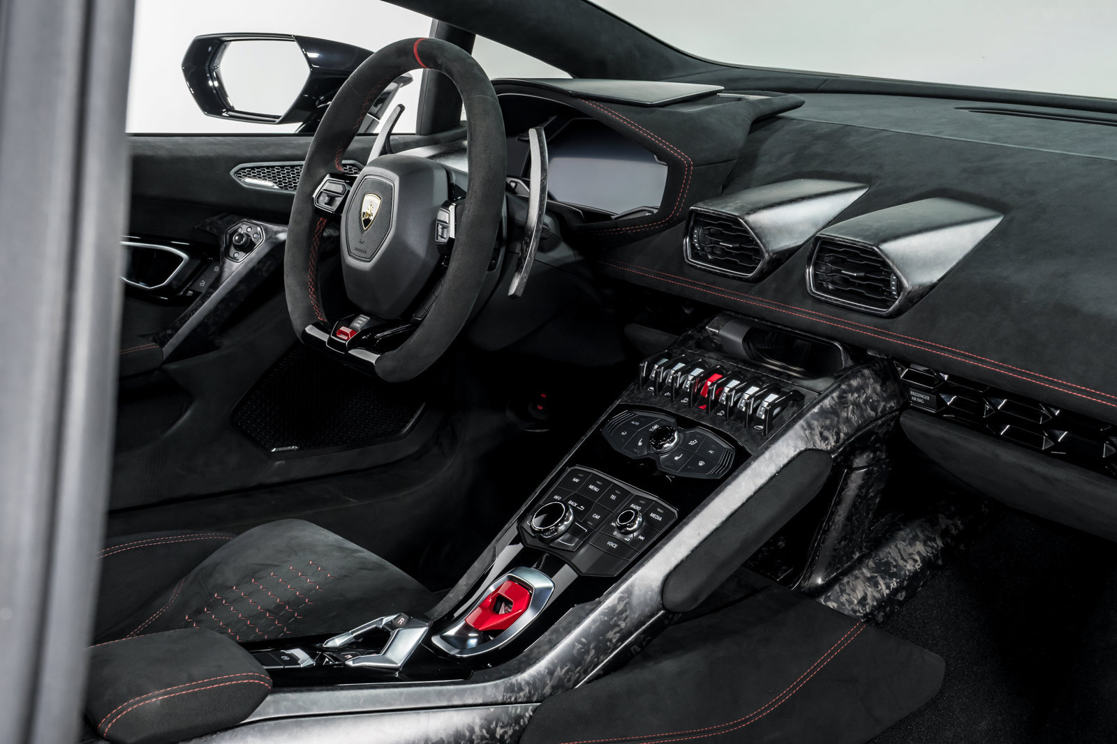Used 2018 Lamborghini Huracan Performante AWD/4WD image 31
