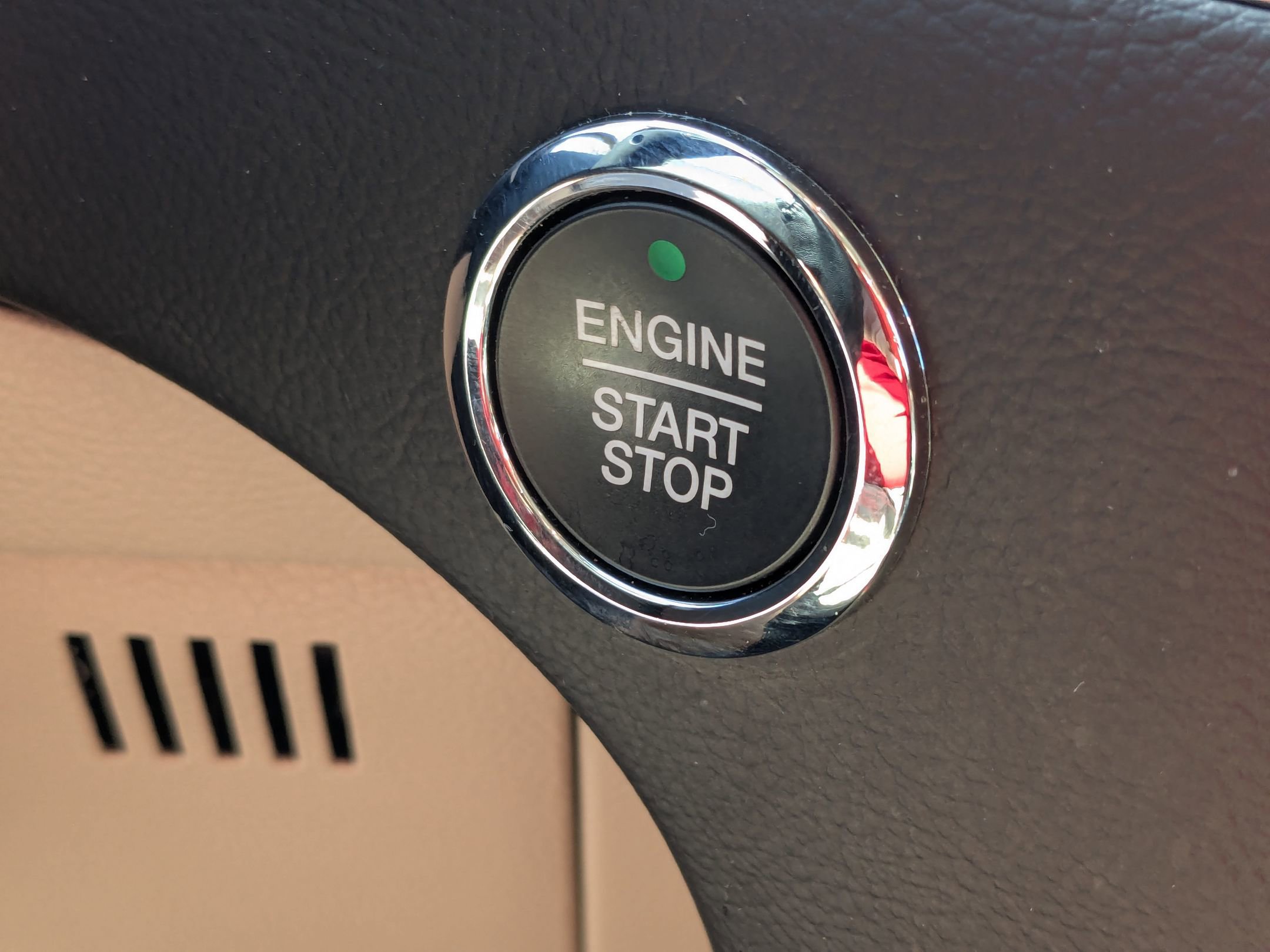 Used 2023 Ford Edge Titanium image 28