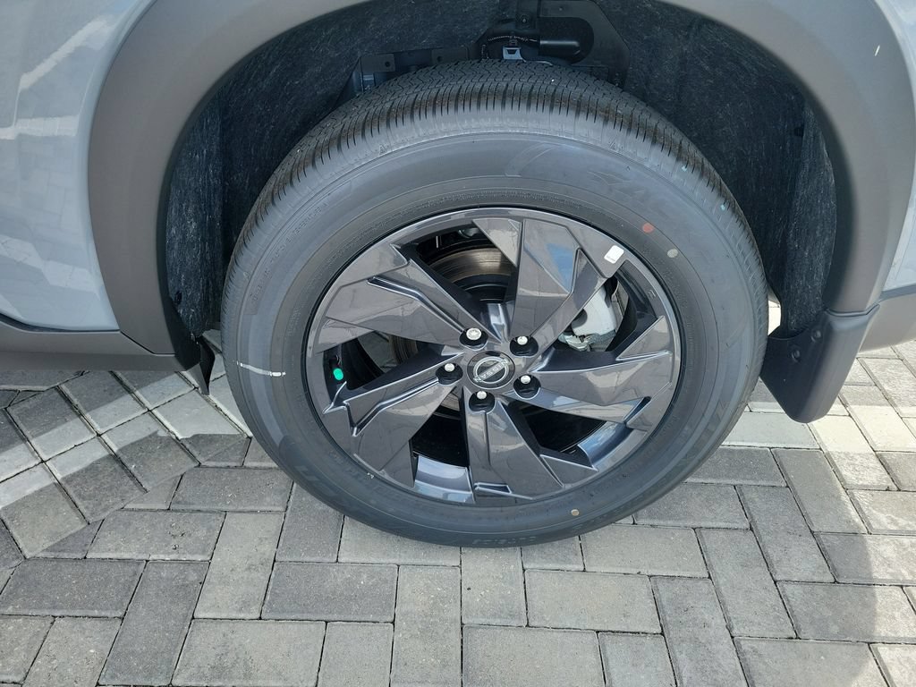 Used 2026 Nissan Rogue SV FWD image 14