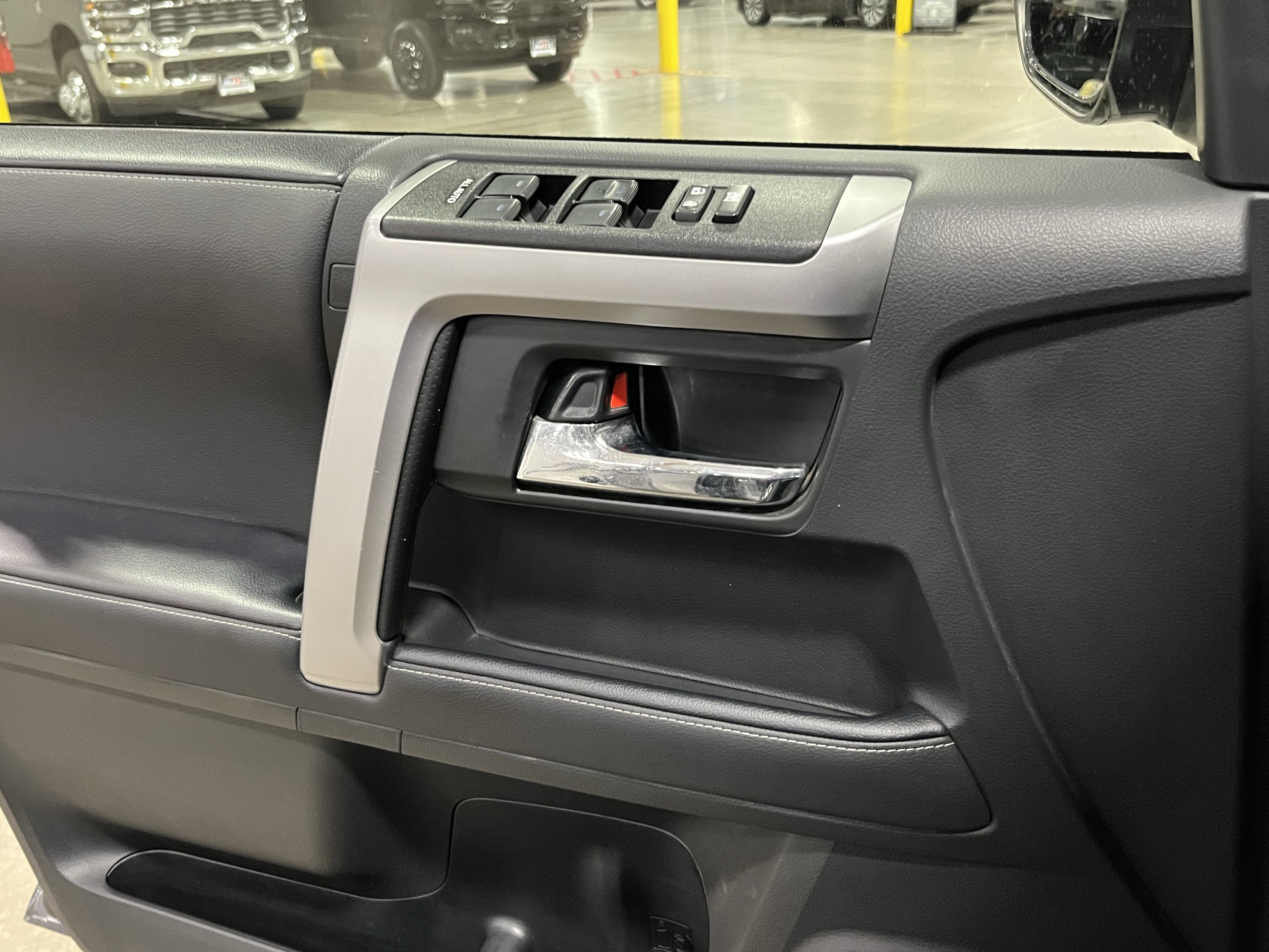 Used 2022 Toyota 4Runner SR5 Premium image 24