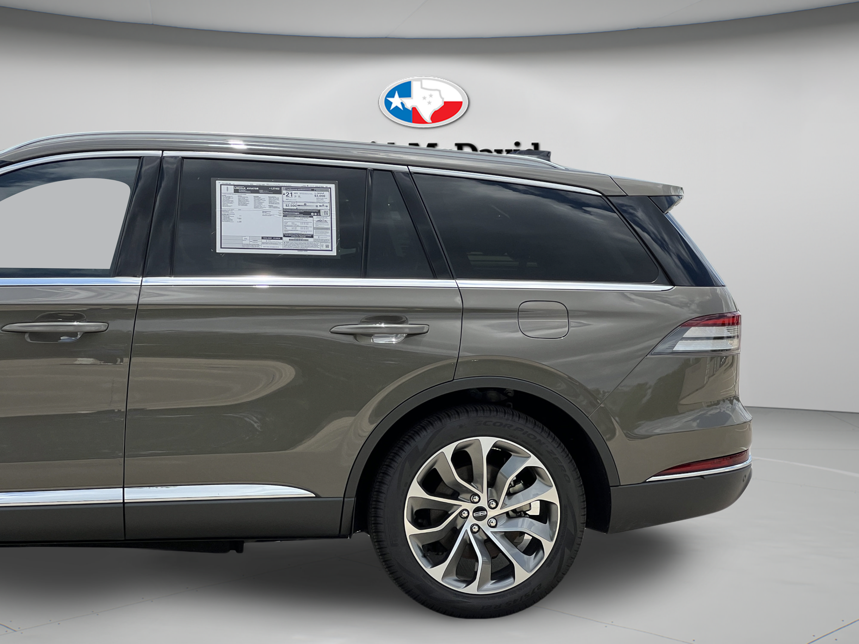 New 2025 Lincoln Aviator Reserve w/ Illumination Package RWD image 33