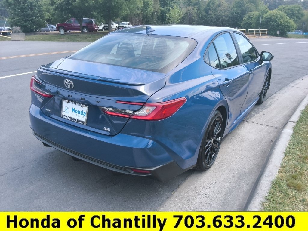 Used 2026 Toyota Camry SE FWD image 7