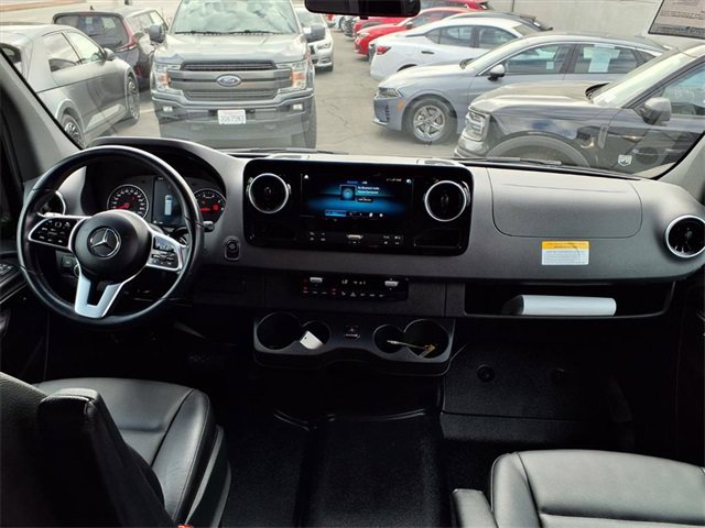 Used 2023 Mercedes-Benz Sprinter 2500 image 9