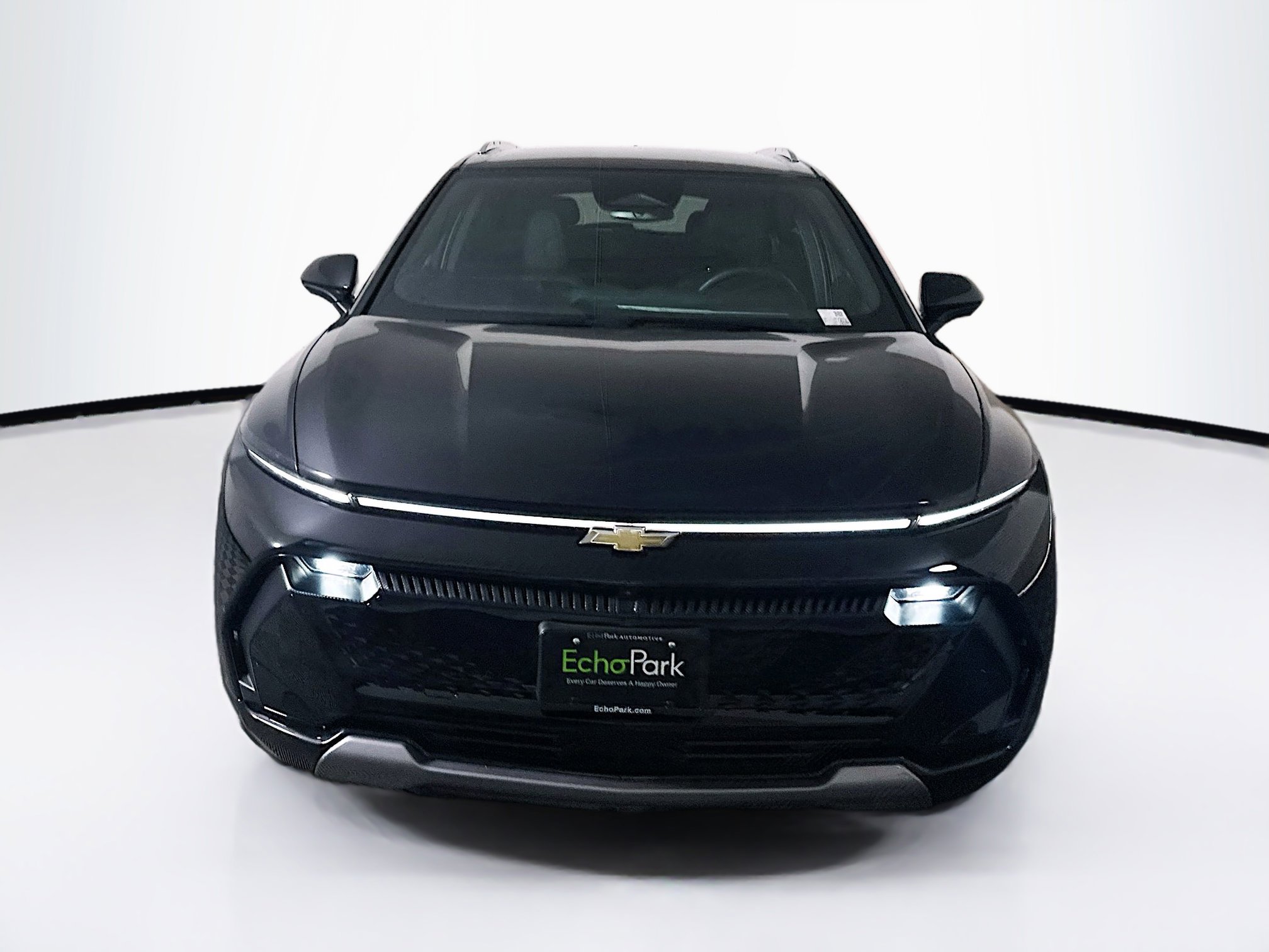 Used 2025 Chevrolet Equinox EV LT w/ Convenience Package image 2