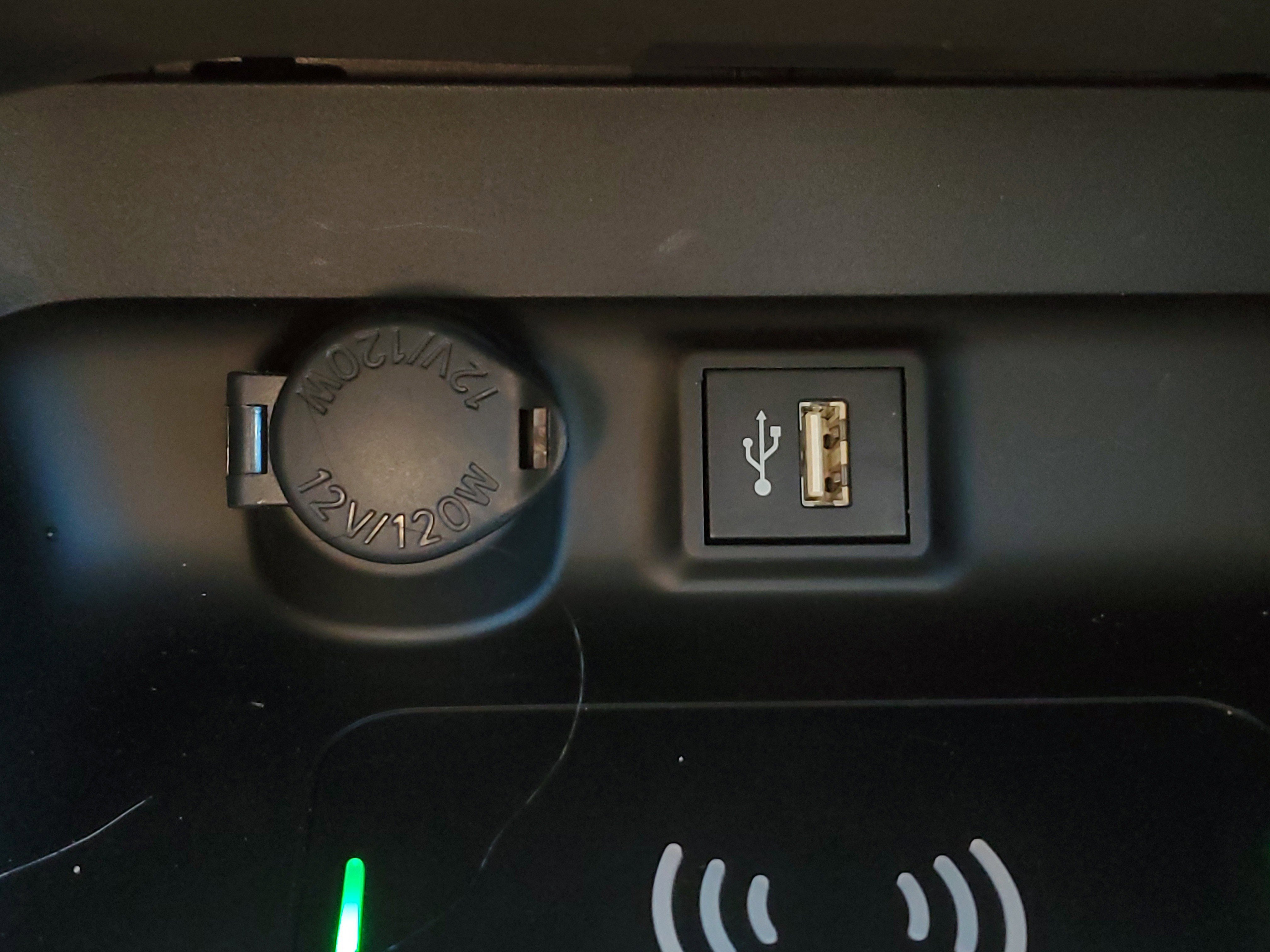 Used 2025 Toyota RAV4 XLE image 27