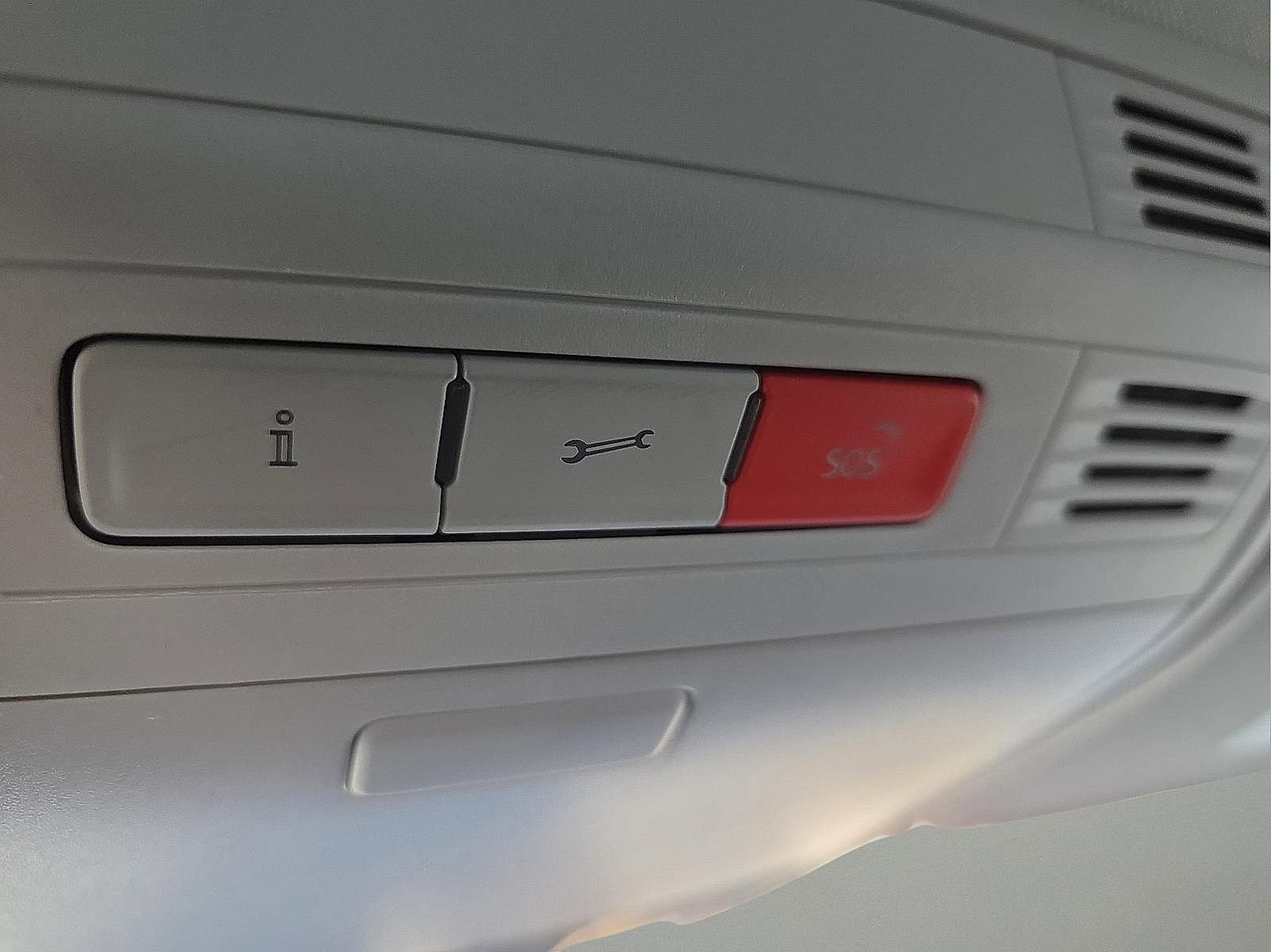 Used 2018 Volkswagen e-Golf SEL Premium FWD image 21