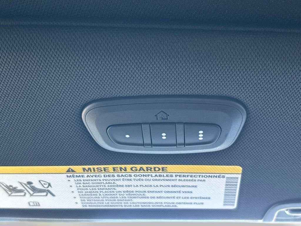 New 2026 Chrysler Pacifica Select image 12