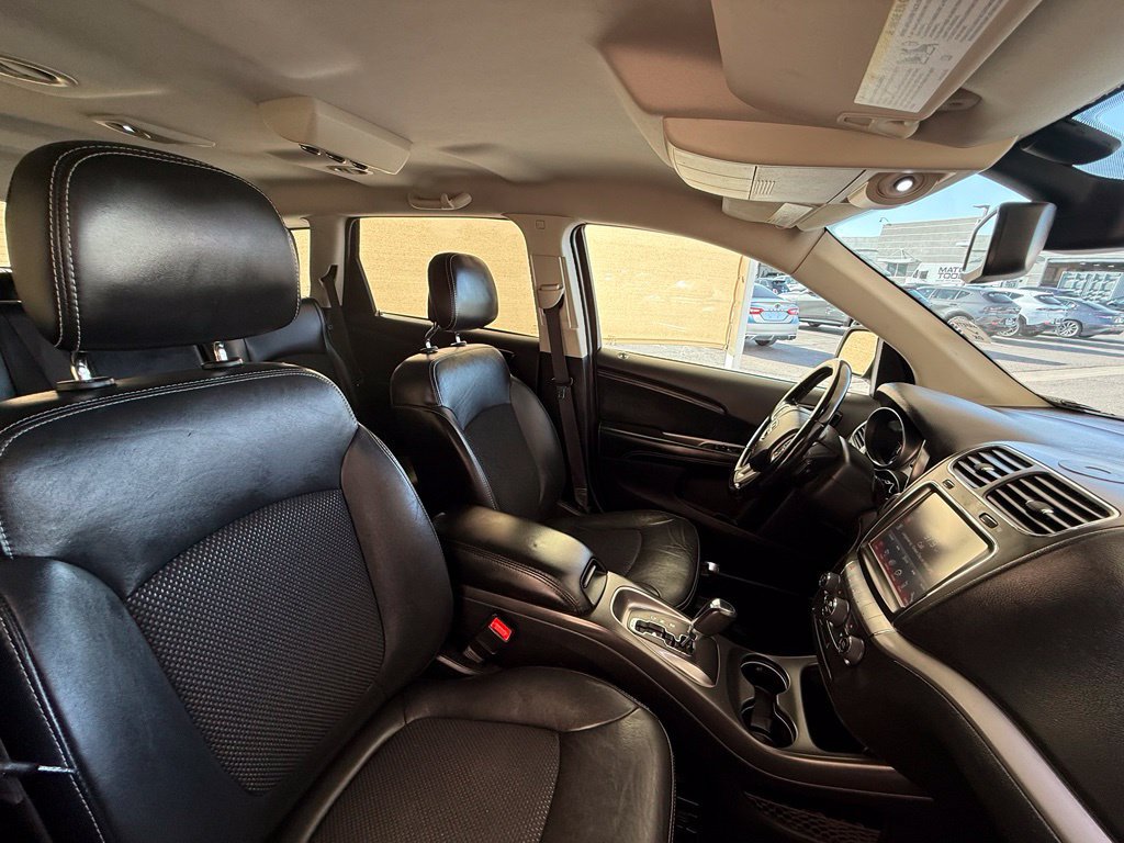 Used 2019 Dodge Journey Crossroad w/ Driver Convenience Group FWD image 14