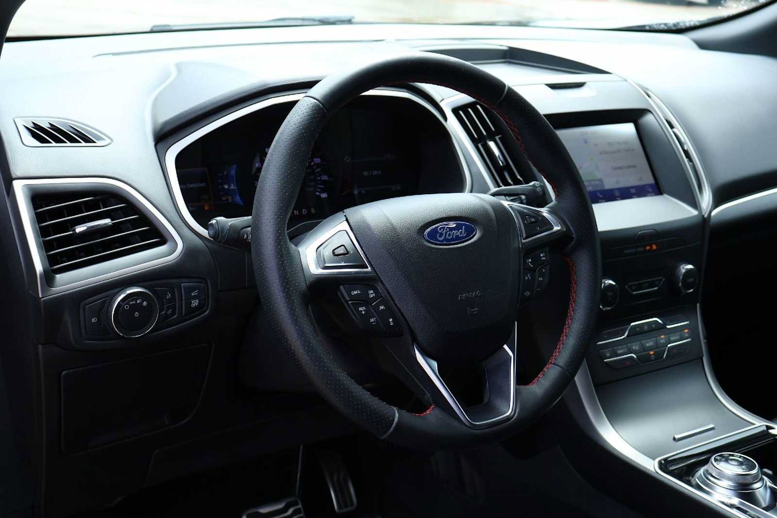 Used 2020 Ford Edge ST-Line FWD image 2