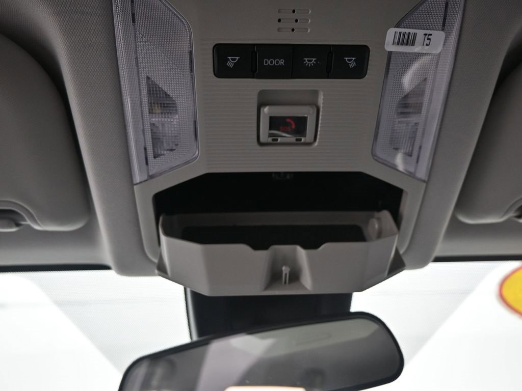 Used 2025 Toyota RAV4 LE image 41