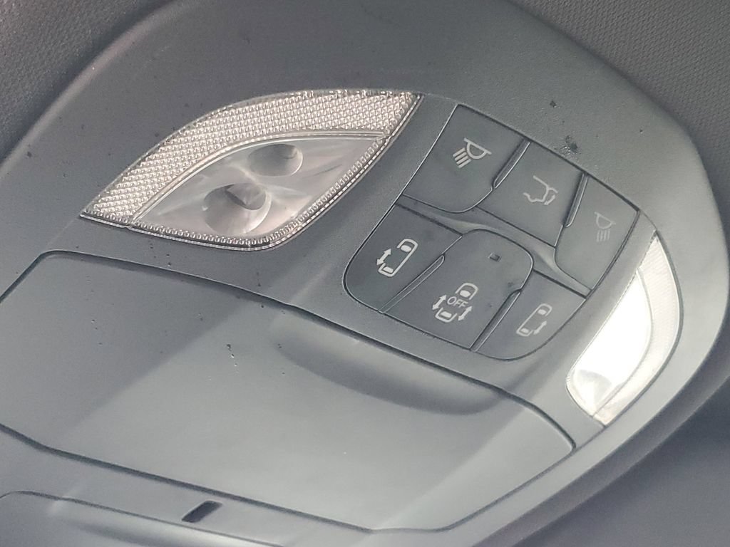 Used 2025 Chrysler Pacifica Select FWD image 23