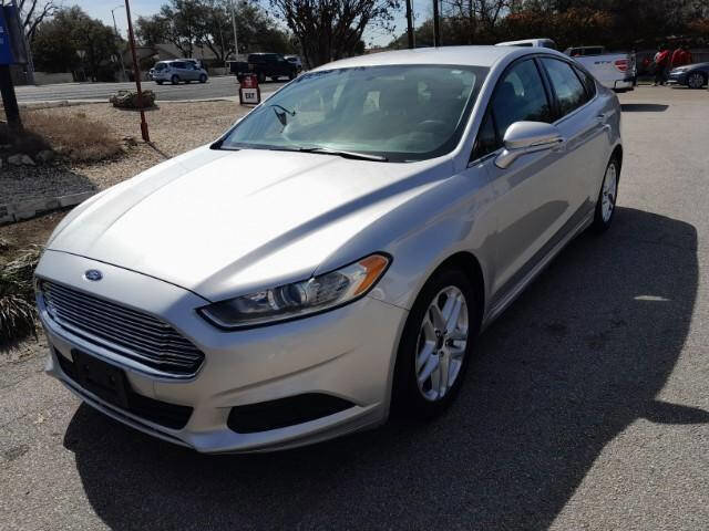 Used 2016 Ford Fusion SE FWD image 3