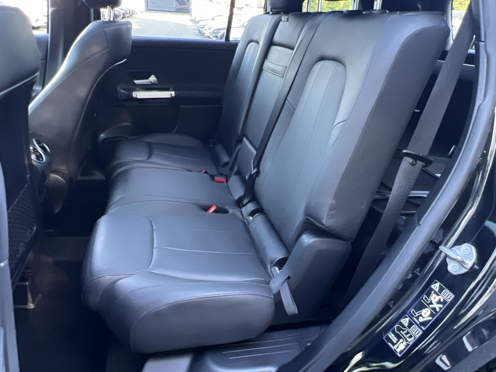 Used 2022 Mercedes-Benz GLB 250 4MATIC w/ Premium Package Lite image 30