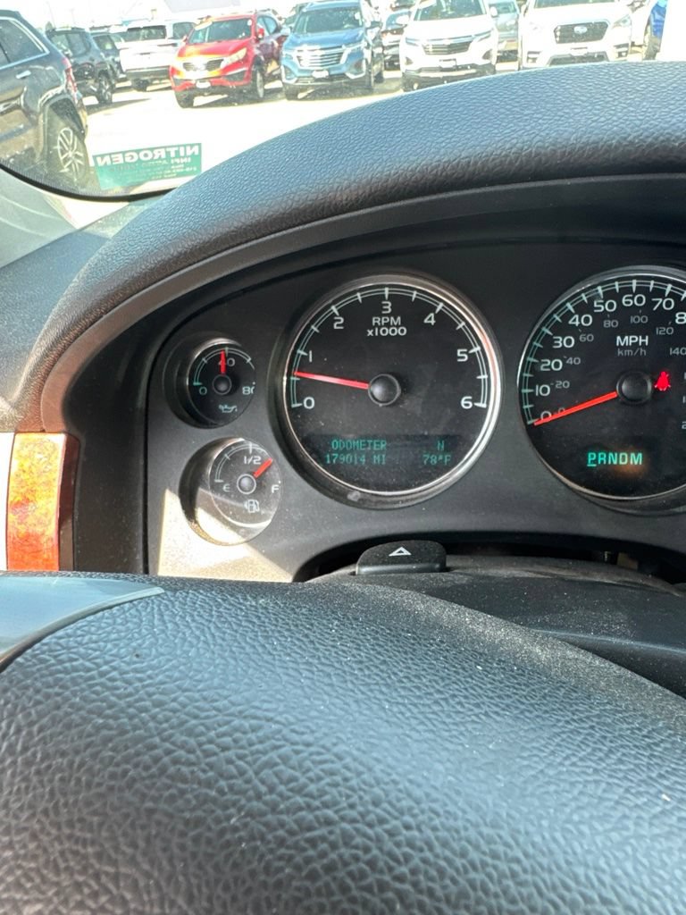 Used 2012 Chevrolet Avalanche LTZ AWD/4WD image 13