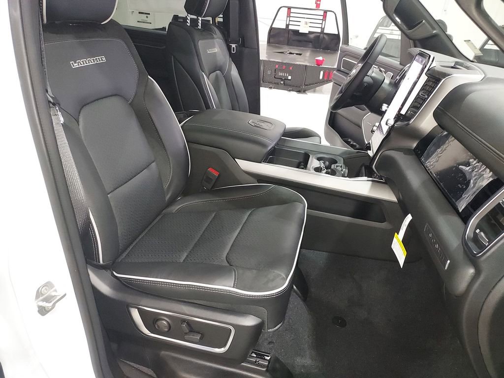 New 2026 RAM 1500 Laramie w/ Night Edition image 31