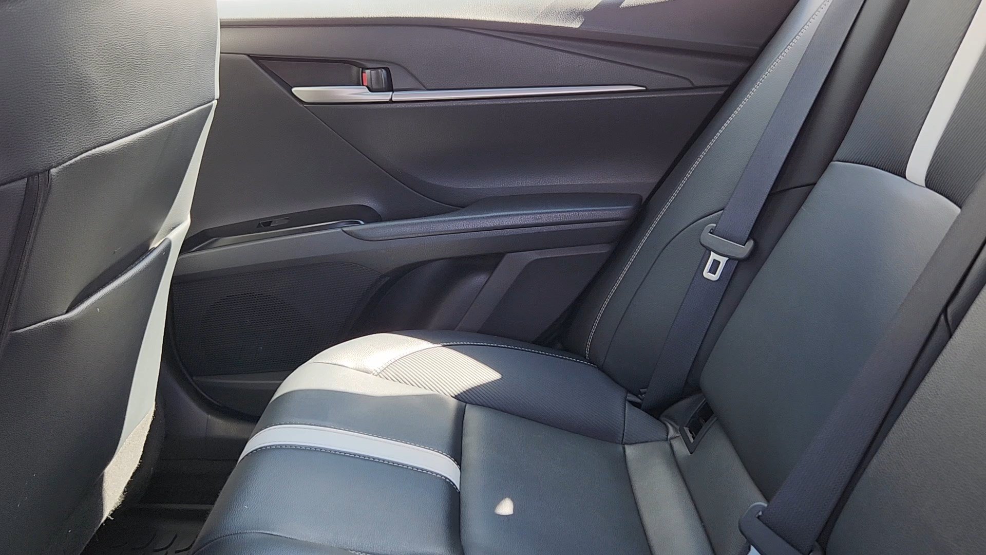 Certified 2025 Toyota Camry SE FWD image 15