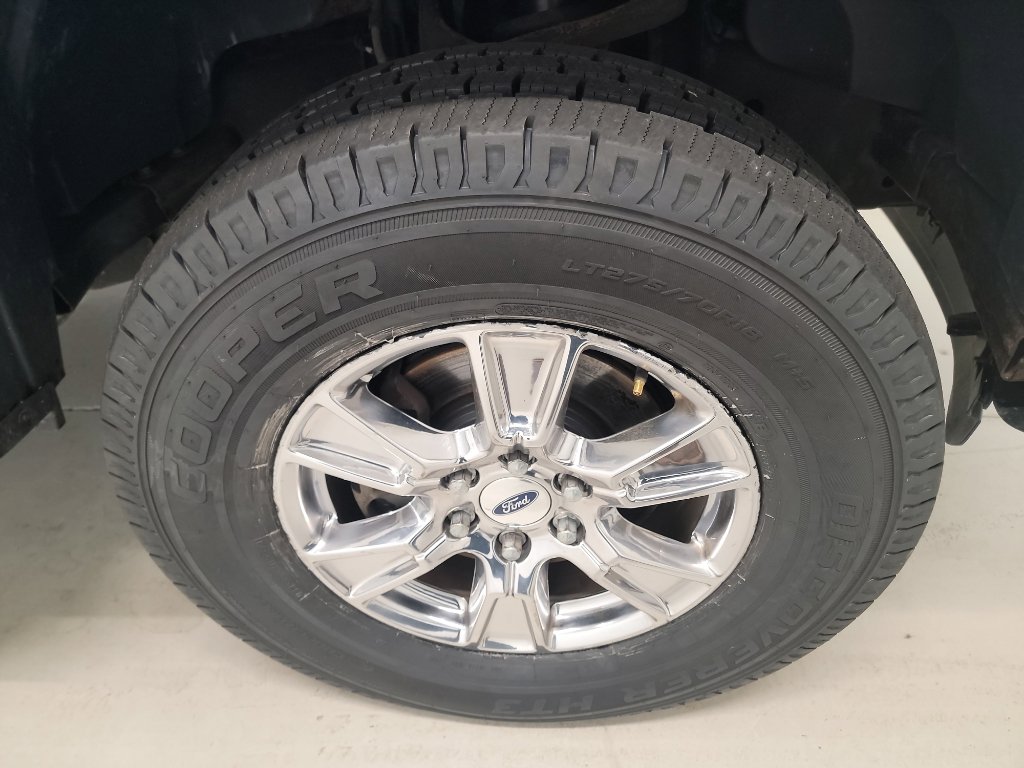 Used 2016 Ford F150 XLT w/ XTR Package image 4