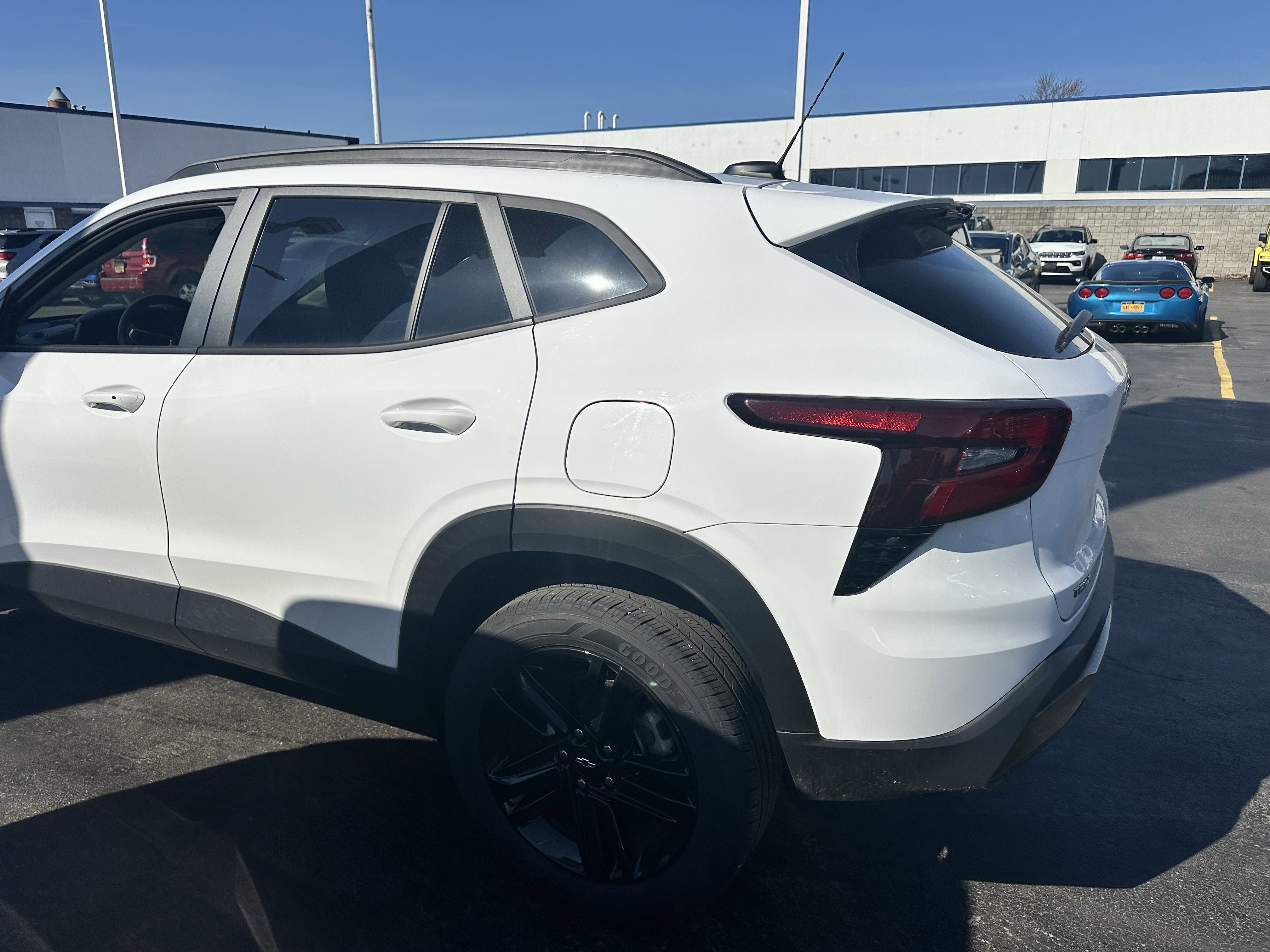 Certified 2024 Chevrolet Trax ACTIV w/ Driver Confidence Package FWD image 5