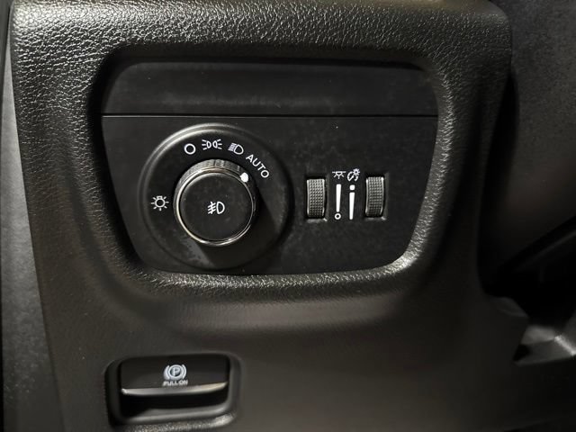 Used 2024 Jeep Grand Cherokee Limited AWD/4WD image 9