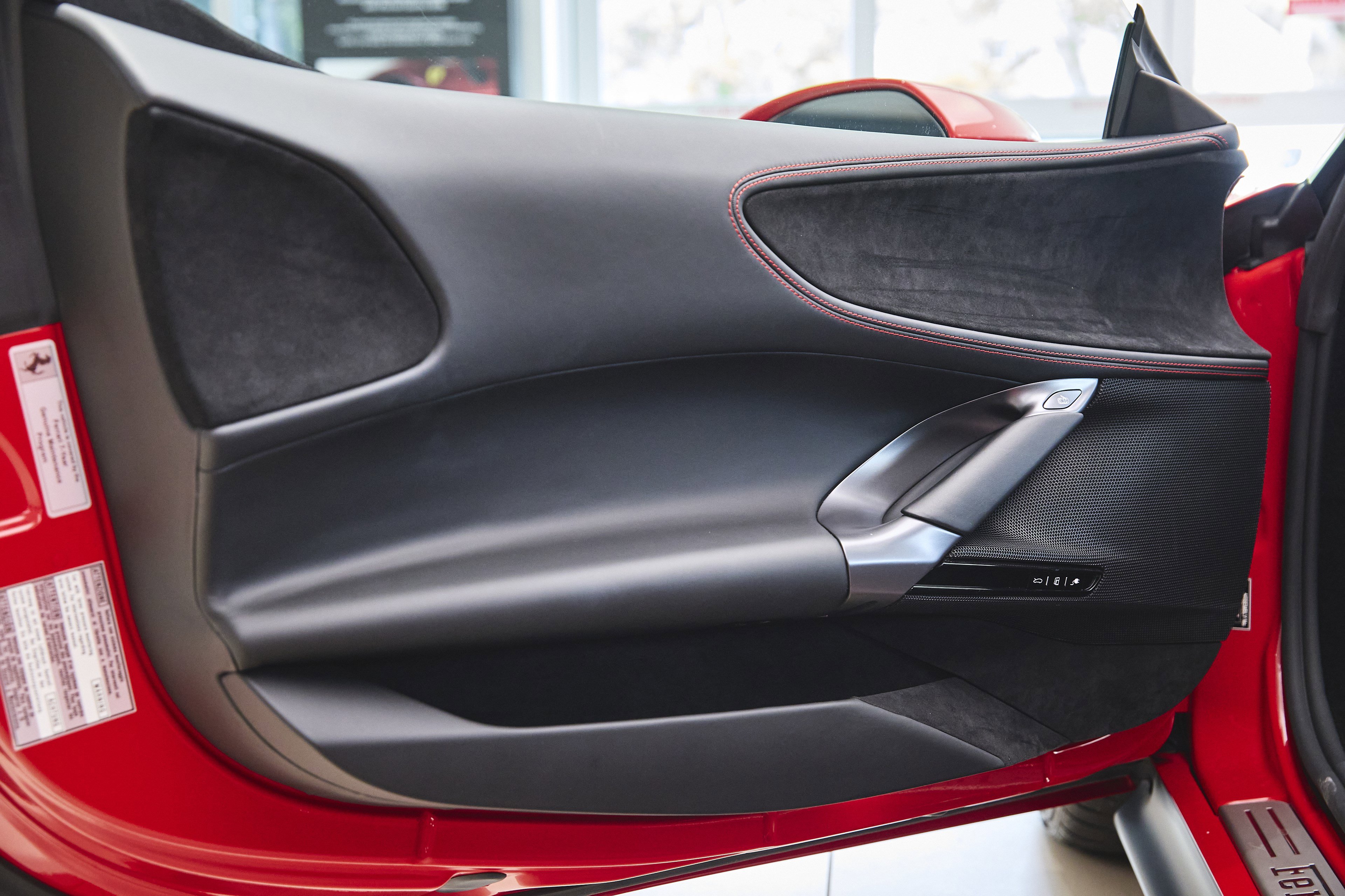 Used 2022 Ferrari SF90 Stradale image 27